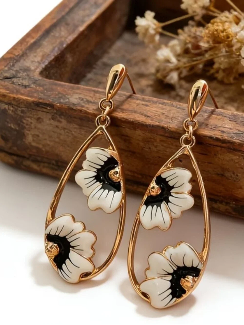 Gold Floral Teardrop Earrings White & Black Accent Flower Design NWT